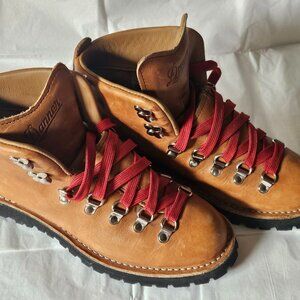 DANNER WOMENS MOUNTAIN LIGHT CASCADE BOOTS 8.5 M LIGHTLY USED 31521